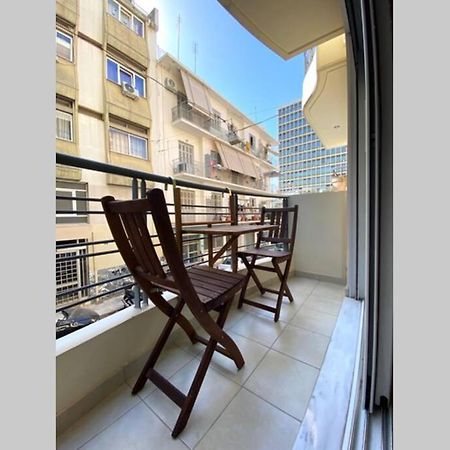 Nikitas' Apartment By The Tube Athen Exterior foto